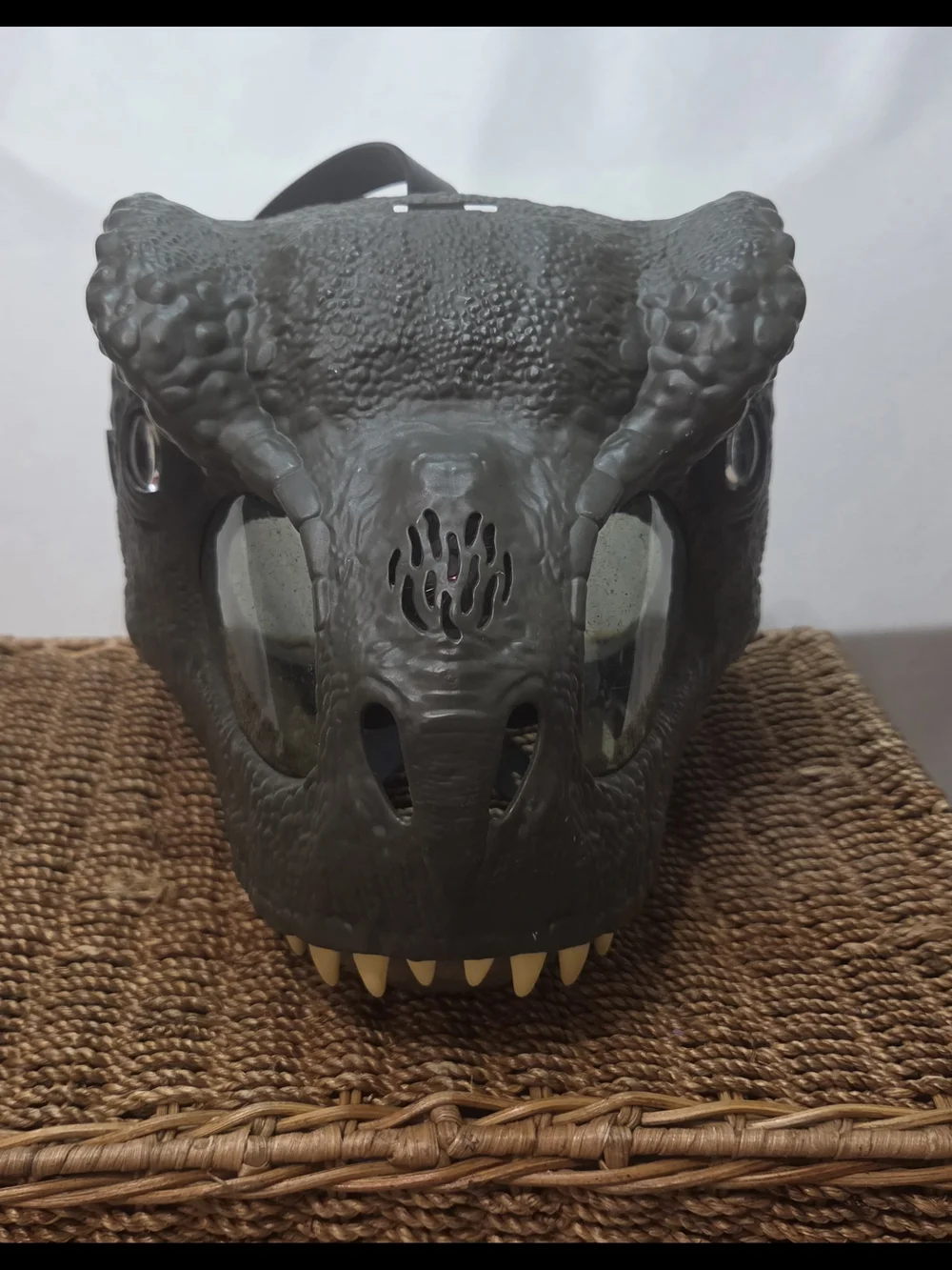 Mattel Jurassic World Rebirth T-Rex Rage N Roar Mask - Light And Sounds